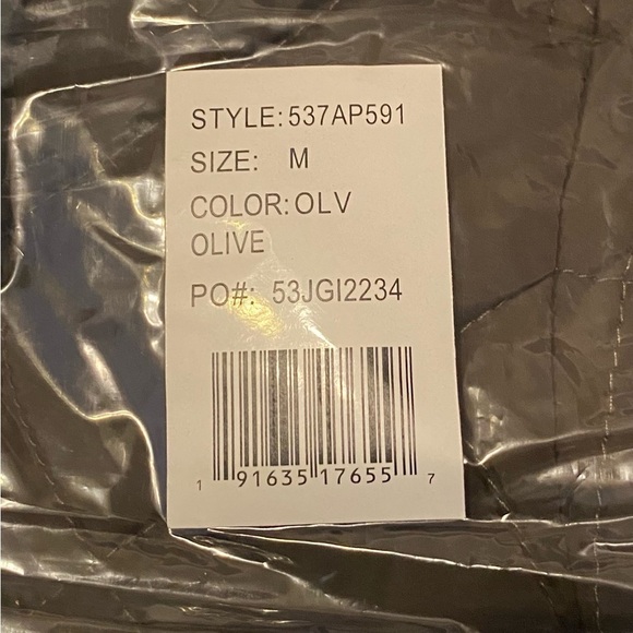 NEW- COLE HAAN
Mixed Media Quilted Jacket. Olive. Medium. - Picture 5 of 6